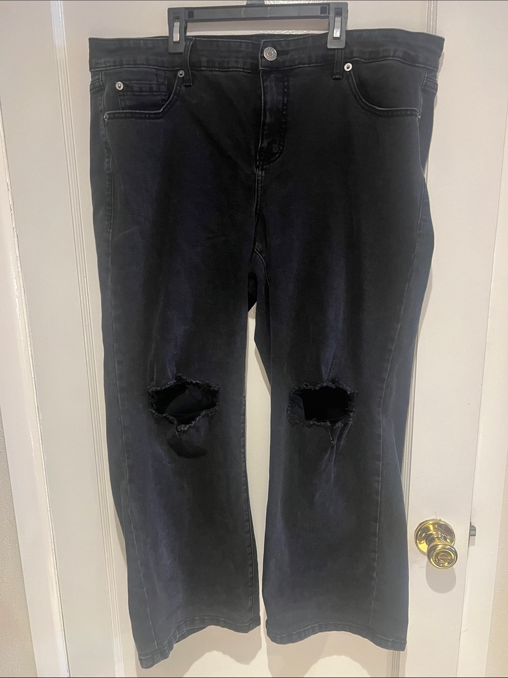 Torrid Black Distressed Knee Jeans